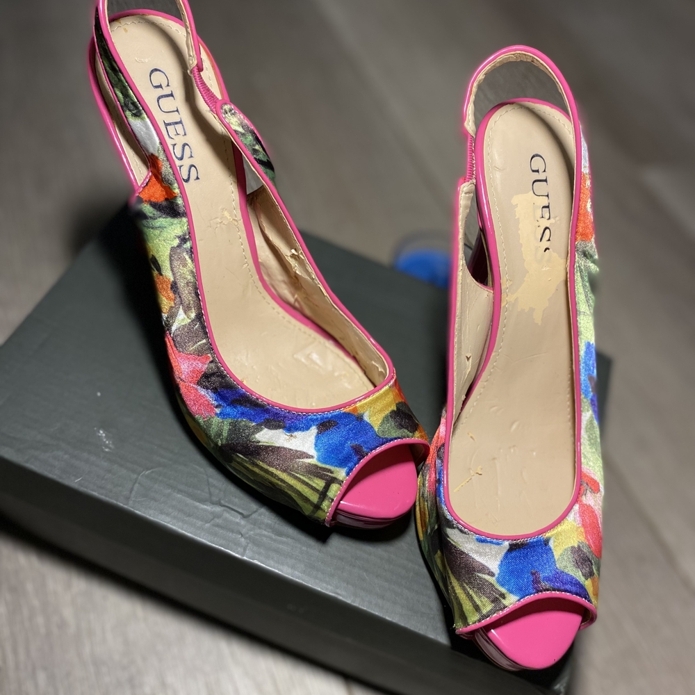 GUESS Women's Colorful Floral Slingback Heels